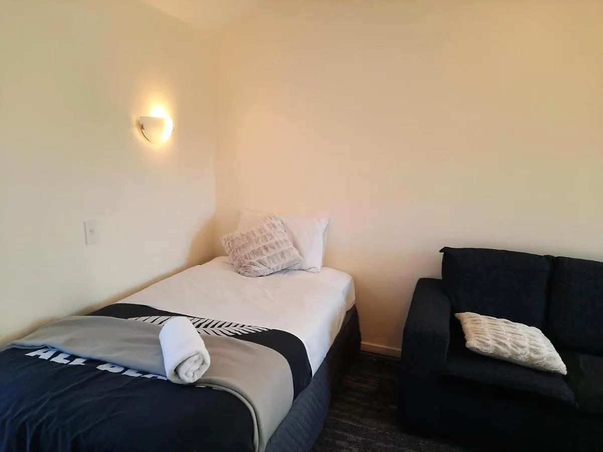 Samhil Motor Lodge Christchurch Motel